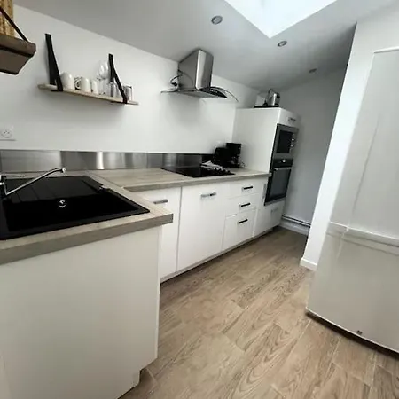 Chez Corinne براي دون